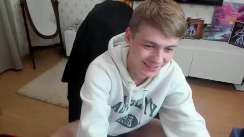 Max online show from October 2, 2025, 1:12 am