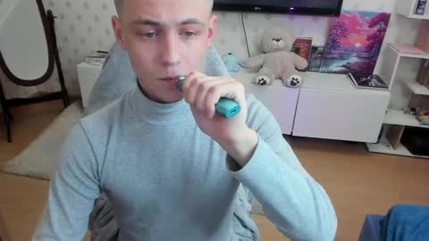 Max online show from October 17, 2025, 2:04 am