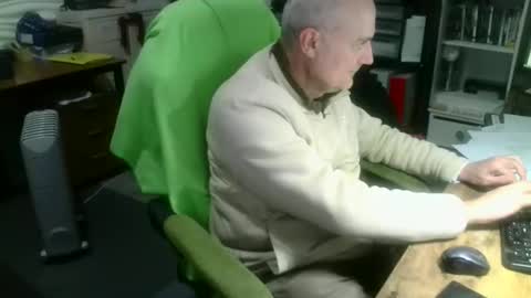 ernello online show from October 10, 2025, 12:59 pm