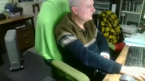 ernello online show from October 15, 2025, 4:56 am