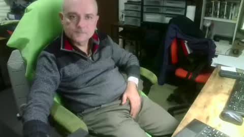 ernello online show from October 30, 2025, 8:31 pm