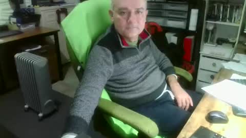 ernello online show from December 3, 2025, 5:15 am