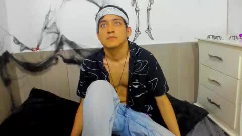 eros_fang online show from October 24, 2025, 12:12 pm