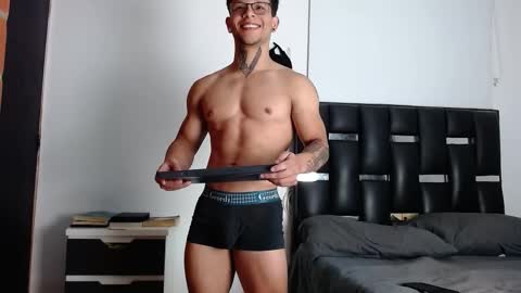 Snapshot of erosscott chatting on March 8, 2026, 10:35 pm Eros online show from March 8, 2026, 10:35 pm