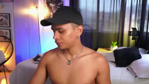 Eros Wild online show from May 10, 2026, 8:25 pm
