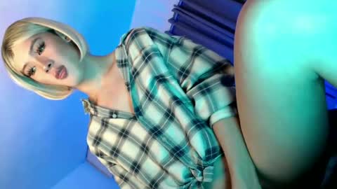 erotic_empress18 online show from June 19, 2026, 8:34 pm
