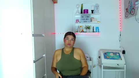 Snapshot of erotic_spa chatting on July 15, 2026, 1:44 am EROTIC SPA online show from July 15, 2026, 1:44 am
