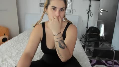 Snapshot of eroticsensualkitty4u chatting on December 7, 2024, 8:11 am eroticsensualkitty4u online show from December 7, 2024, 8:11 am