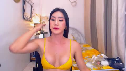 Snapshot of ervanamorge chatting on February 13, 2025, 12:00 pm Ervana online show from February 13, 2025, 12:00 pm