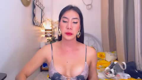 Snapshot of ervanamorge chatting on February 17, 2025, 1:32 pm Ervana online show from February 17, 2025, 1:32 pm