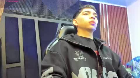 Eryon online show from October 3, 2025, 11:18 am