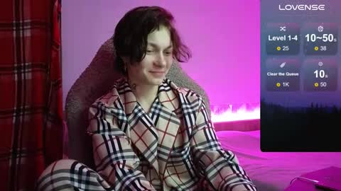 esajukyy online show from November 2, 2025, 9:22 am