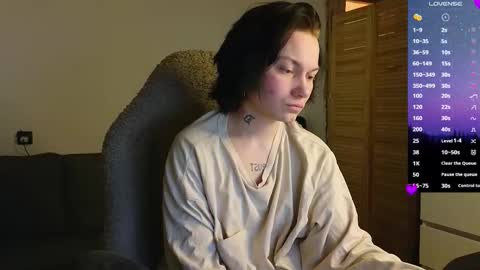 esajukyy online show from March 11, 2026, 2:56 pm