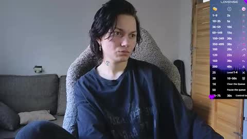 esajukyy online show from March 17, 2026, 9:01 am