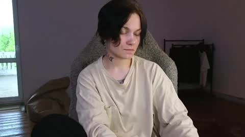 esajukyy online show from May 29, 2026, 1:31 pm