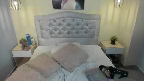 Escarlet online show from February 28, 2025, 12:52 pm