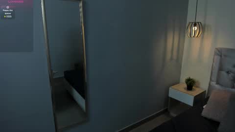 Escarlet online show from March 12, 2026, 11:49 am