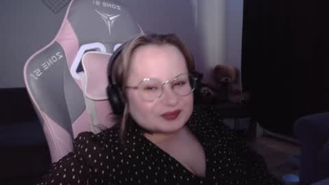 esfir_ online show from October 31, 2025, 11:55 am