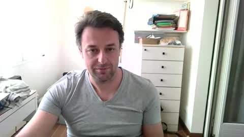 esibizionista 91 online show from April 10, 2026, 10:53 am