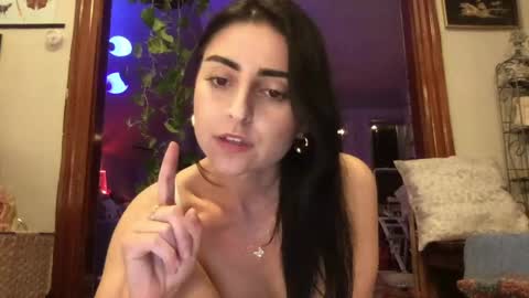 esimaralda online show from May 6, 2026, 1:14 am