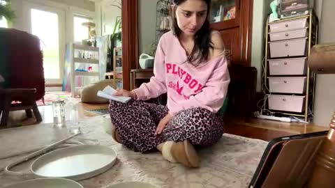 esimaralda online show from May 23, 2026, 4:11 pm