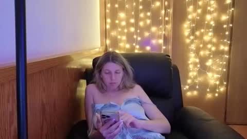 esma347866 online show from May 2, 2026, 9:31 pm