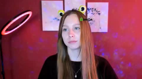 Snapshot of esme_moore_ chatting on October 8, 2025, 8:45 am esme_moore_ online show from October 8, 2025, 8:45 am