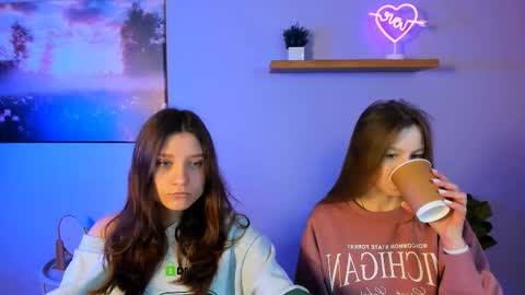 Snapshot of esme_moore_ chatting on October 24, 2025, 8:22 am esme_moore_ online show from October 24, 2025, 8:22 am