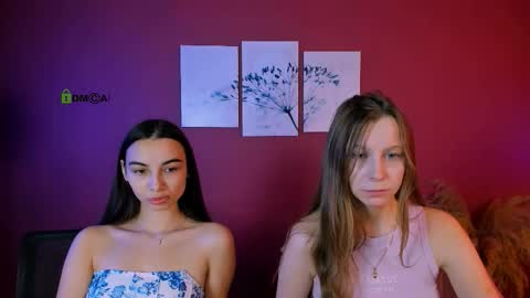 Snapshot of esme_moore_ chatting on October 28, 2025, 9:35 am esme_moore_ online show from October 28, 2025, 9:35 am