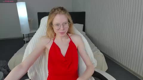 Esme Runn online show from July 4, 2026, 3:02 am