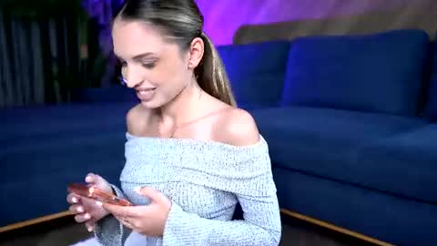 Snapshot of esmeainsley chatting on July 26, 2026, 12:19 am Raluca online show from July 26, 2026, 12:19 am