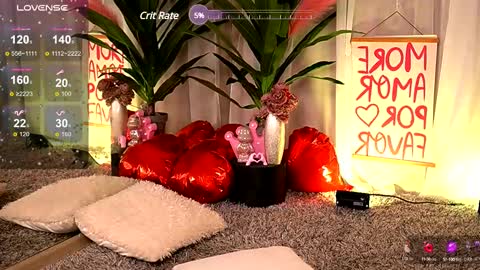 Snapshot of esmeluv chatting on February 19, 2025, 1:18 am Esme online show from February 19, 2025, 1:18 am