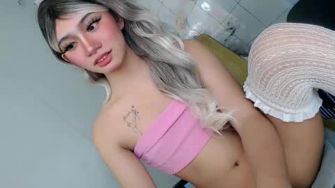 esmeralda28x online show from June 20, 2026, 10:45 pm
