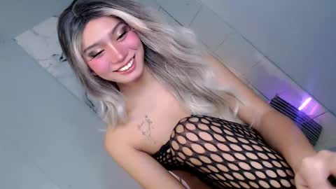 esmeralda28x online show from July 31, 2026, 12:32 am