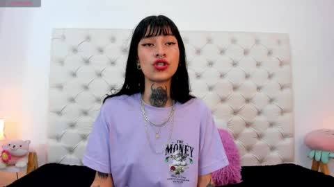 esmeralda  online show from November 3, 2025, 3:13 pm