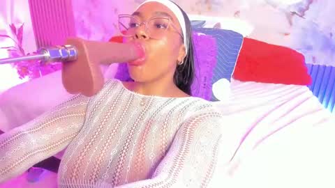 Snapshot of esmeralda_duarte chatting on December 15, 2024, 5:13 am esmeralda online show from December 15, 2024, 5:13 am