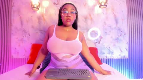 Snapshot of esmeralda_duarte chatting on February 3, 2025, 9:08 am esmeralda online show from February 3, 2025, 9:08 am