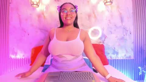 Snapshot of esmeralda_duarte chatting on February 26, 2025, 9:21 am esmeralda online show from February 26, 2025, 9:21 am