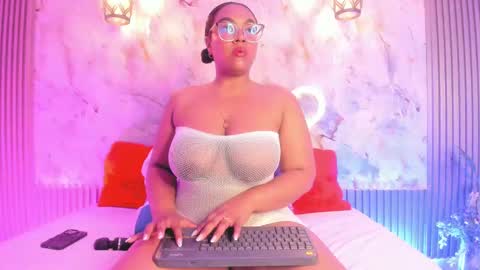 Snapshot of esmeralda_duarte chatting on March 2, 2025, 9:21 am esmeralda online show from March 2, 2025, 9:21 am