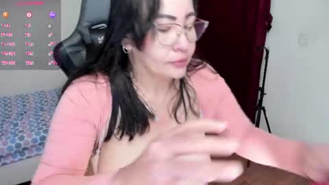 esme online show from August 7, 2026, 8:55 pm
