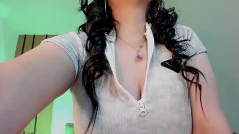 esmeralda_rose__ online show from July 3, 2026, 5:03 am