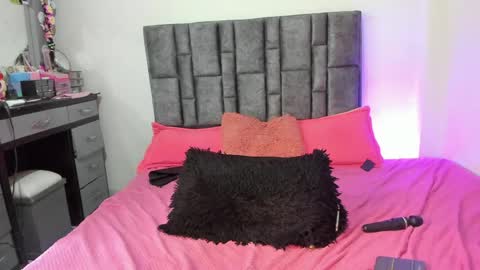 Perla online show from May 21, 2026, 6:31 am