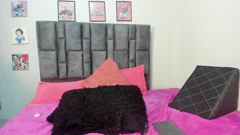 Perla online show from July 10, 2026, 6:39 am