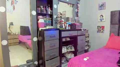 Perla online show from July 17, 2026, 6:31 am