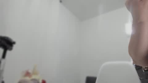 Esmeralda online show from February 12, 2025, 12:05 am