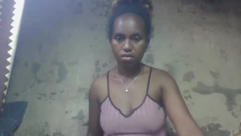 estanie online show from September 27, 2025, 7:46 am