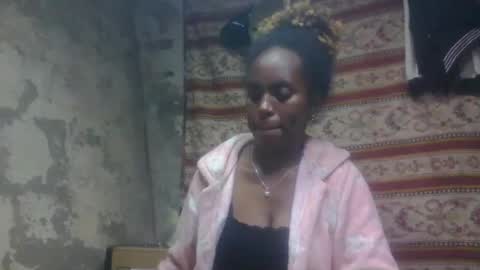 estanie online show from September 27, 2025, 7:52 pm