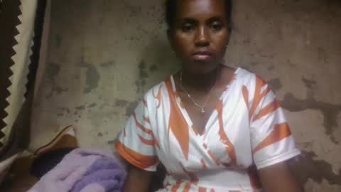 estanie online show from October 2, 2025, 11:17 am