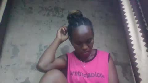 estanie online show from October 10, 2025, 8:35 am