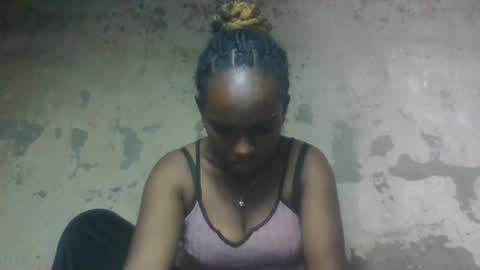 estanie online show from October 10, 2025, 10:09 pm